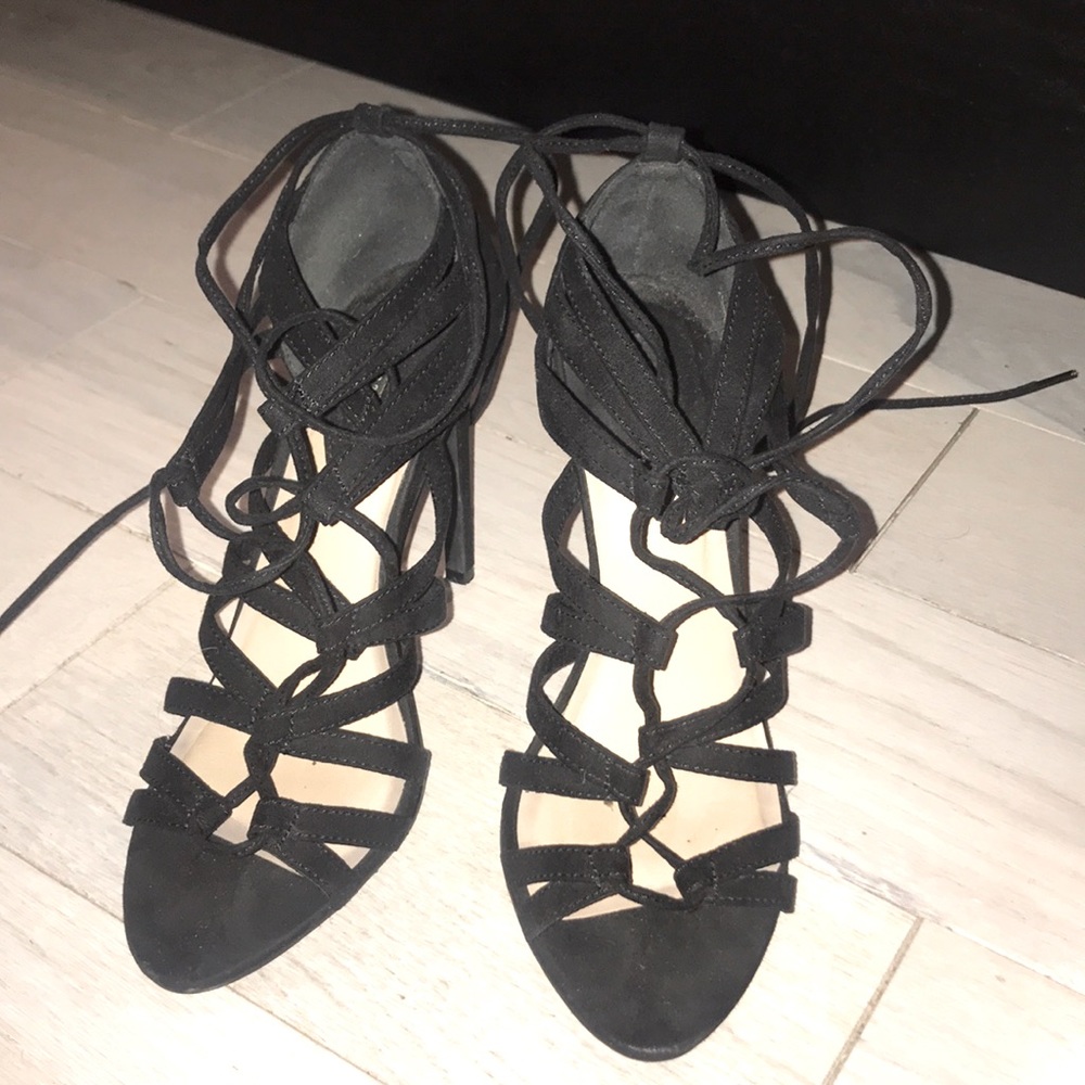 Lace up stilettos 👠